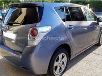 Usado Toyota Verso Live 126 CV (92 kW) 2010 Gris / plata Monovolumen
