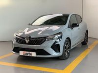 Usado Renault Clio V Techno 143 CV (105 kW) 2025 Gris / plata Berlina
