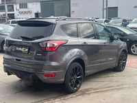 Usado Ford Kuga Trend+ 178 CV (130 kW) 2018 Gris SUV