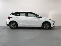 Begagnad Hyundai i20 101 HK (74 kW) 2024 Vit Sedan