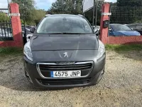 Usado Peugeot 5008 Style 120 CV (88 kW) 2016 Gris / plata Monovolumen