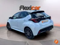 Usado Toyota Yaris Plus 131 CV (96 kW) 2024 Blanco Utilitario