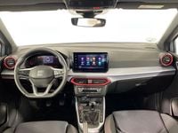 Usado Seat Arona FR 110 CV (80 kW) 2023 Gris plata SUV