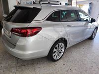 Usado Opel Astra Innovation 136 CV (100 kW) 2018 Gris / plata Familiar