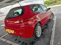 Usado Alfa Romeo 147 105 CV (77 kW) 2007 Rojo Utilitario