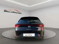 Usado Seat Leon Style 150 CV (110 kW) 2022 Negro Familiar