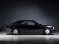 Usado Mercedes E300 220 CV (161 kW) 1991 Negro