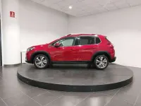 Usado Peugeot 2008 Allure 131 CV (96 kW) 2017 Granate SUV