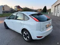 Usado Ford Focus Titanium 109 CV (80 kW) 2010 Blanco Berlina
