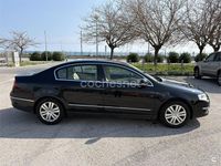 Usado VW Passat Highline 140 CV (102 kW) 2009 Negro Berlina