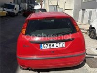 Usado Ford Focus Trend 100 CV (73 kW) 2004 Rojo Berlina