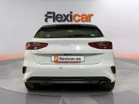 Usado Kia Ceed 136 CV (100 kW) 2023 Blanco Utilitario