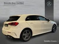Usado Mercedes A180 AMG line 116 CV (85 kW) 2021 Blanco polar Berlina