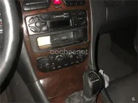 Usado Mercedes C180 Elegance 143 CV (105 kW) 2002 Gris / plata Berlina