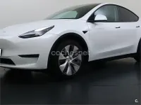 Usado Tesla Model Y RWD 220 kW (300 CV) 2023 Eléctrico SUV