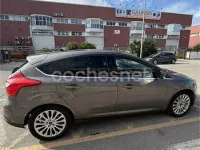 Usado Ford Focus Titanium 125 CV (91 kW) 2012 Marrón Berlina
