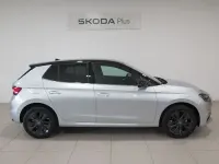 Usado Skoda Fabia 95 CV (69 kW) 2025 Gris plata Utilitario