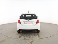 Usado Toyota Yaris Hybrid Active 101 CV (74 kW) 2014 Blanco Berlina