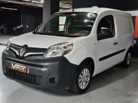 Usado Renault Kangoo 80 CV (58 kW) 2020 Blanco Monovolumen