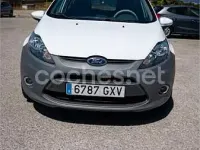 Usado Ford Fiesta Trend 68 CV (50 kW) 2010 Blanco Berlina