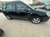 Usado Kia Carens 136 CV (100 kW) 2008 Negro Monovolumen