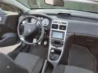 Usado Peugeot 307 CC 138 CV (101 kW) 2004 Gris / plata Descapotable