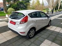 Usado Ford Fiesta Trend 82 CV (60 kW) 2013 Blanco Utilitario