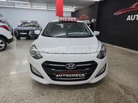 Usado Hyundai i30 90 CV (66 kW) 2016 Blanco Berlina