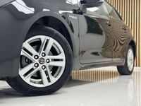 Usado Toyota Corolla Active 122 CV (89 kW) 2019 Negro Utilitario