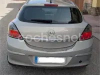 Usado Opel Astra GTC Enjoy 100 CV (73 kW) 2005 Blanco Berlina