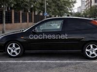 Usado Ford Focus Trend 115 CV (84 kW) 2001 Negro Berlina