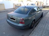 Usado VW Passat Highline 130 CV (95 kW) 2003 Verde Berlina