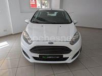 Usado Ford Fiesta Trend 100 CV (73 kW) 2015 Blanco Utilitario
