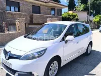 Usado Renault Scénic III Dynamique 130 CV (95 kW) 2013 Blanco Monovolumen