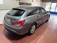 Usado Mercedes CLA180 Shooting Brake 122 CV (89 kW) 2018 Gris / plata Familiar