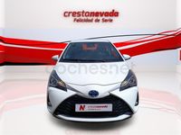 Usado Toyota Yaris Hybrid Active 100 CV (73 kW) 2020 Blanco Berlina