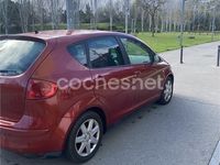 Usado Seat Altea 105 CV (77 kW) 2006 Granate Monovolumen