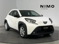 Usado Toyota Aygo X Play 72 CV (52 kW) 2025 Blanco SUV
