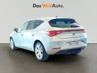 Usado Seat Leon Style 150 CV (110 kW) 2024 Gris / plata Berlina