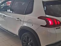 Usado Peugeot 2008 GT-line 110 CV (80 kW) 2019 Blanc nacre SUV