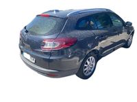 Usado Renault Mégane Dynamique 110 CV (80 kW) 2011 Gris / plata Berlina