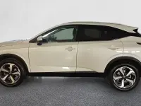 Usado Nissan Qashqai N-Connecta 158 CV (116 kW) 2022 Lunar white con techo midnight SUV