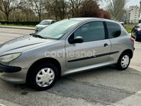 Usado Peugeot 206 75 CV (55 kW) 2000 Gris / plata Berlina