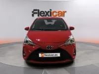 Usado Toyota Yaris Active 69 CV (50 kW) 2018 Rojo Berlina
