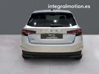 Usado Skoda Fabia Selection 95 CV (69 kW) 2025 Blanco Utilitario