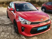 Usado Kia Rio 84 CV (61 kW) 2020 Rojo Berlina