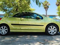 Usado Peugeot 207 CC 120 CV (88 kW) 2007 Verde Descapotable