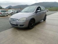 Usado Opel Corsa Essentia 69 CV (50 kW) 2005 Plateado Utilitario