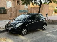 Usado Toyota Yaris 90 CV (66 kW) 2006 Negro Berlina