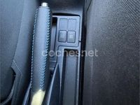 Usado Toyota Yaris Hybrid Active 100 CV (73 kW) 2013 Blanco Berlina